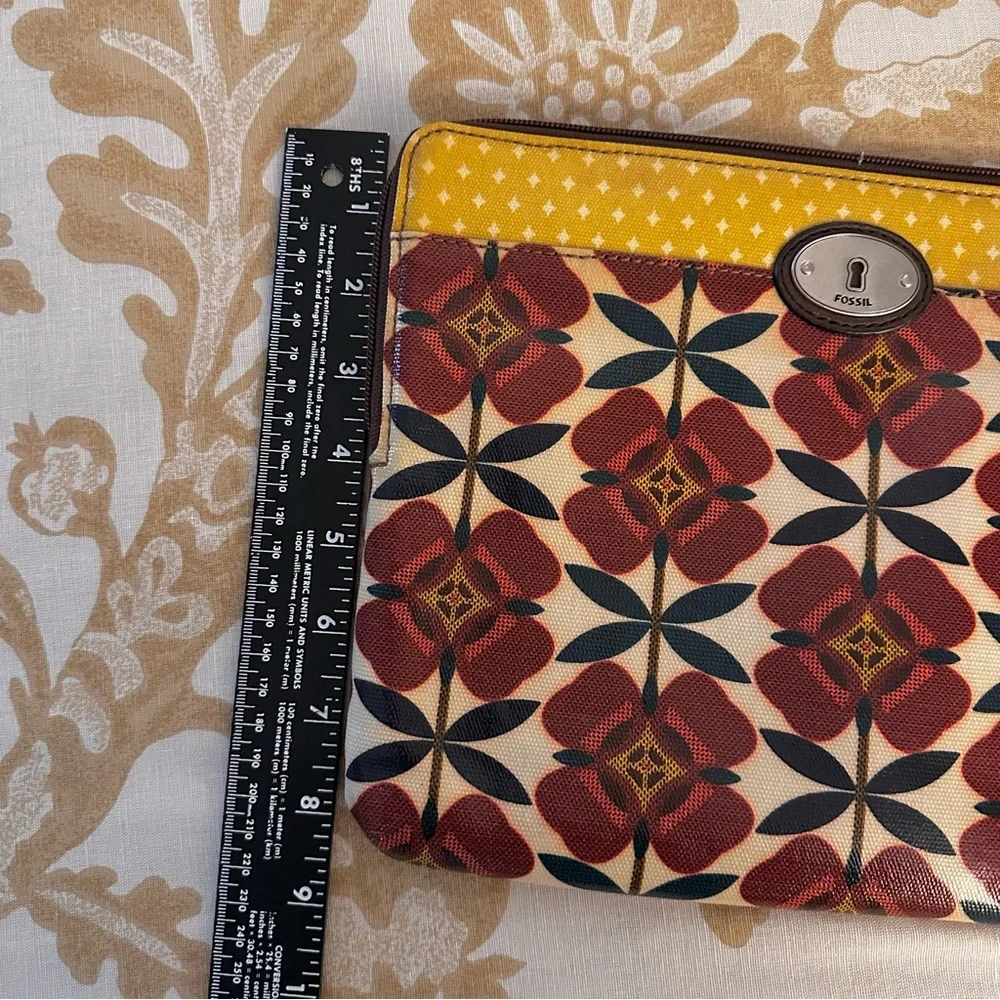 NWOT Fossil Tablet/IPad Zipped Case